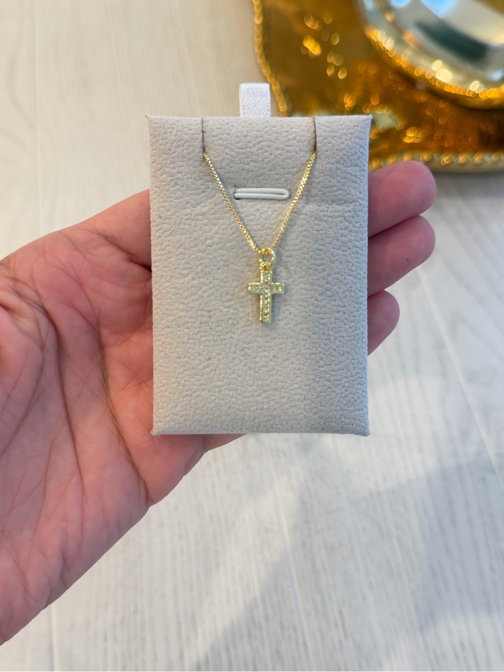 Gold Cross Pendant Necklace - Elegant Women's Jewelry